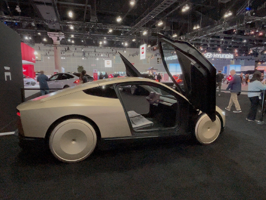 테슬라 로보택시 '사이버캡'. 장우진 기자